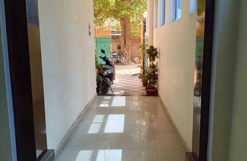 Sarnath Hotel | Hotel Chaitanya Inn