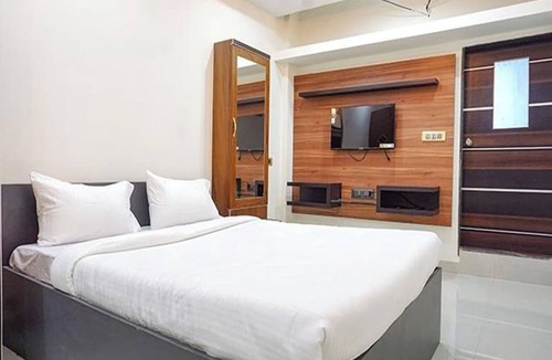 Wagholi Hotel | Hotel Classic Square