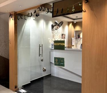 Surat Hotel | Hotel Cozzy Palace