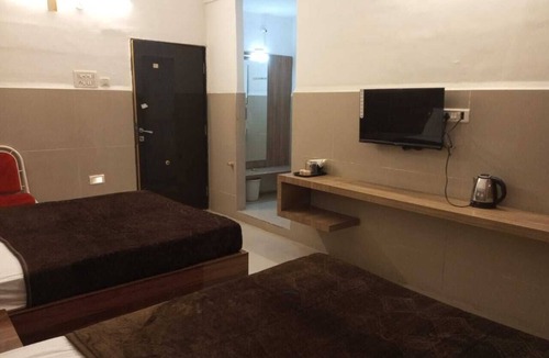 Jalgaon Hotel | HOTEL CRAZY HOME AND RESORT