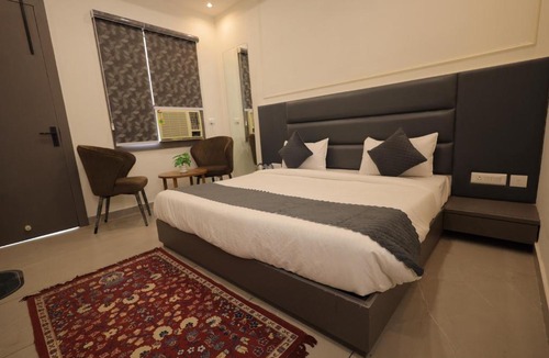Taj Ganj Hotel | Hotel Cresta Inn