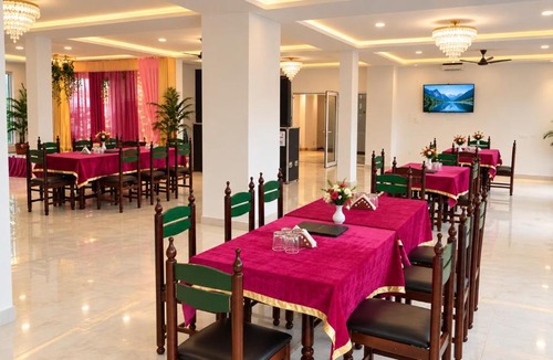 Srinagar Hotel | Hotel Devlok