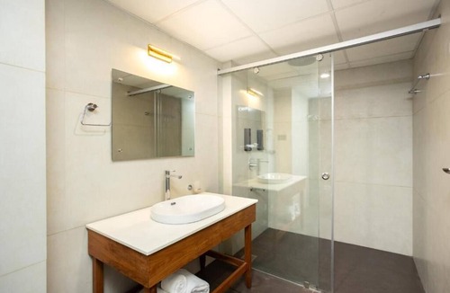 Kozhikode Hotel | Hotel Explora Calicut by Nova