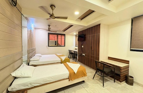 Amarnath Hotel | Hotel Falcon Ulhasnagar by Hotelist