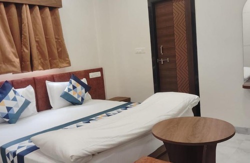 Dhamnod Hotel | Hotel G17 Dhamnod