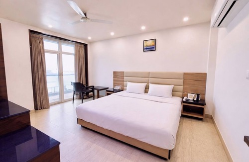 Puri Hotel | Hotel GR Palace - Sea View & Pool