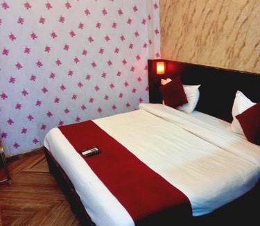 Gomti Nagar Hotel | Hotel Grand vista
