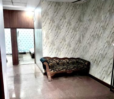 Gomti Nagar Hotel | Hotel Grand vista