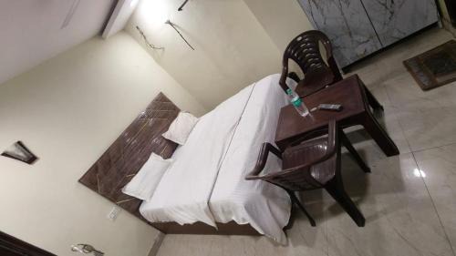 Faridabad House | Hotel Green Field