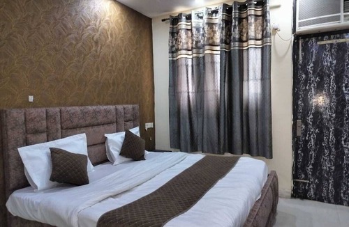 New Delhi Hotel | Hotel Green Snapper