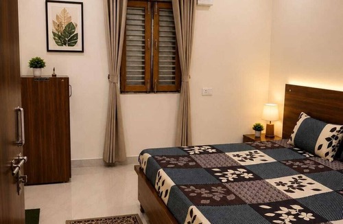 Vrindavan Hotel | Hotel GRG Bhavan Vrindavan
