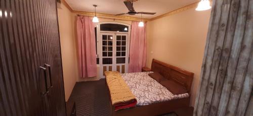 Dal Lake Hotel | Hotel Gulistan