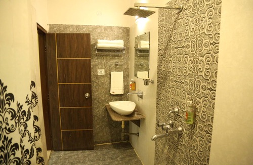 Varanasi Hotel | Hotel Gupta Inn