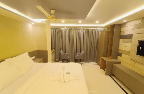Ballygunge Hotel | Hotel High Rise