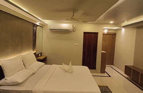 Ballygunge Hotel | Hotel High Rise