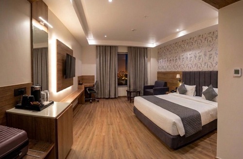 Varanasi Hotel | Hotel Holiday Heights