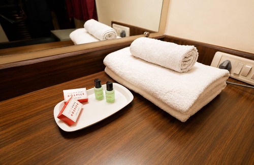 Surat Hotel | Hotel Hospice Near Surat Railway Station