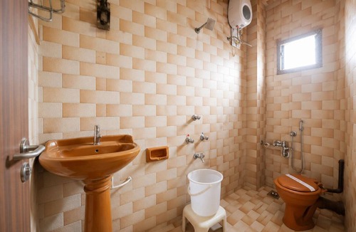 Surat Hotel | Hotel Hospice Near Surat Railway Station