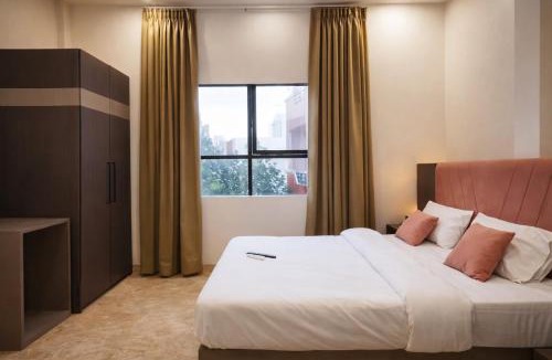 Indore Hotel | Hotel HR Premium Stay