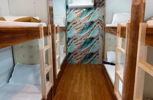 Kalina Hostel | Hotel Ifza Residency Near BKC