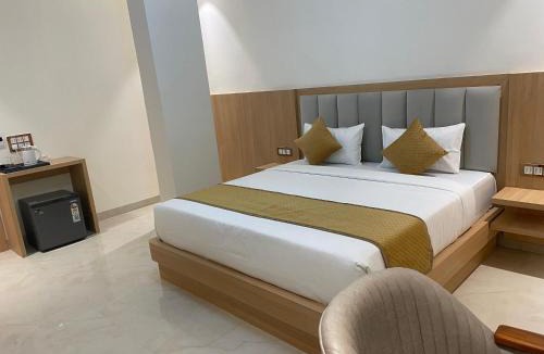 Khattalwada Hotel | Hotel Immense Plaza