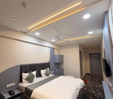 Ahmedabad Hotel | Hotel J K Town