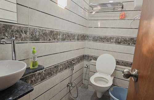 Udhna Hotel | Hotel Jalsa