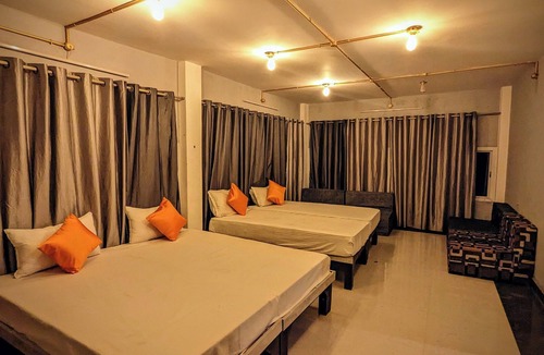 Varanasi Hotel | Hotel Jee