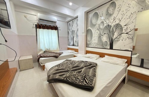 Nathdwara Hotel | HOTEL KAJAL 966O9O1OO6 Just 150mtr from Shreenathji temple
