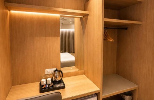 Gachibowli Hotel | Hotel Kanha Avenue
