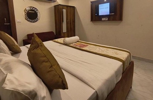 Kaushambi Hotel | Hotel Kaushambhi Grand 2 Min Walk From Kaushambhi Metro Station