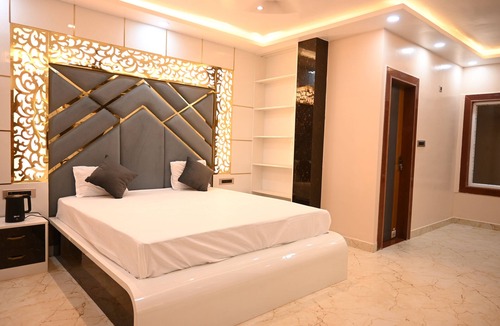 Varanasi Hotel | Hotel KIR International