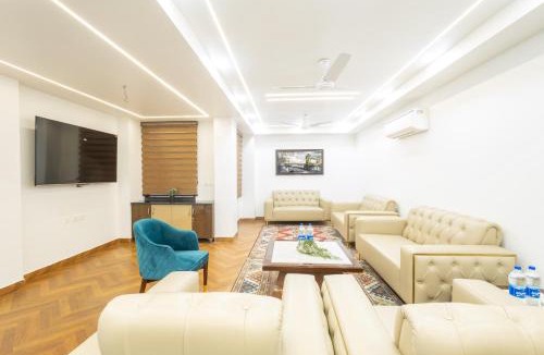 Gurugram House | Hotel Krish - Near Medanta and Fortis Hospital Gurugram