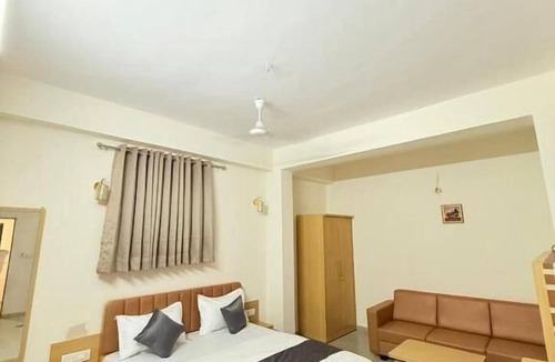 Valsad Hotel | Hotel Krishna Garden