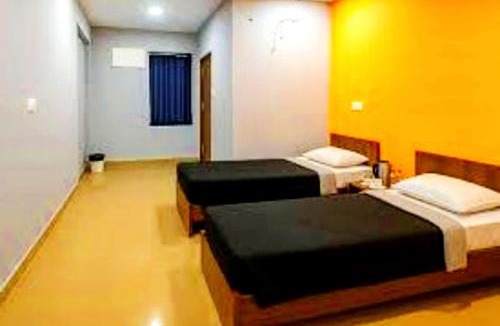 Varanasi House | Hotel L-LuxuriousLodge Suites
