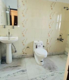 Dehradun Hotel | Hotel Laxmi Palace Near ISBT Dehradun
