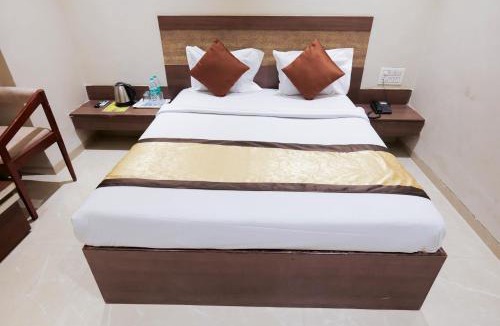 Shirdi Hotel | Hotel Laxmibai Palace- Only 300 miter from Sai Baba Temple!