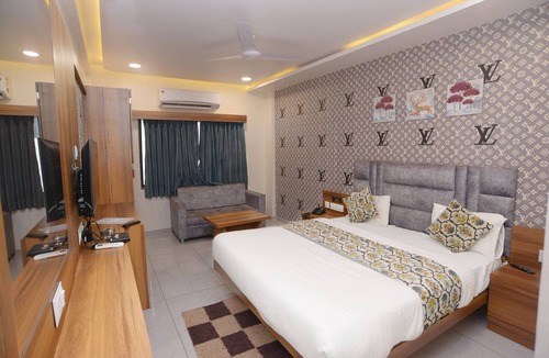 Anand Hotel | hotel lee gold