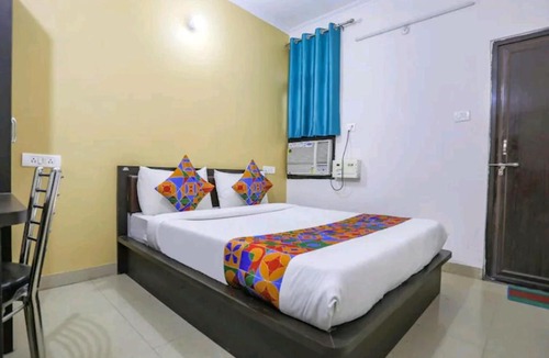 Varanasi Hotel | Hotel Lilly Grand