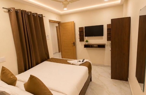 Gachibowli Hotel | Hotel Livotel Near DLF Cyber City Gachibowli