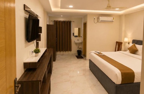 Gachibowli Hotel | Hotel Livotel Near DLF Cyber City Gachibowli