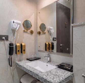 Chandrapur Hotel | Hotel Lohara Inn