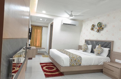 Vallabh Vidhyanagar Hotel | Hotel Lotus