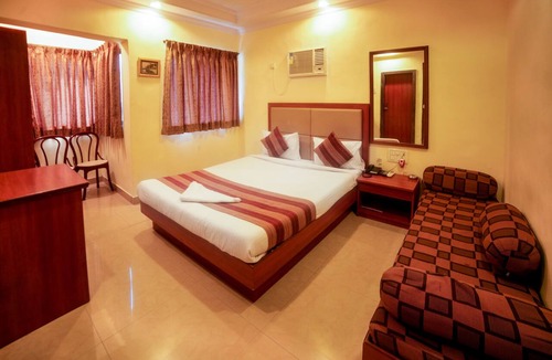 Bandra West Hotel | Hotel Lucky Near BKC
