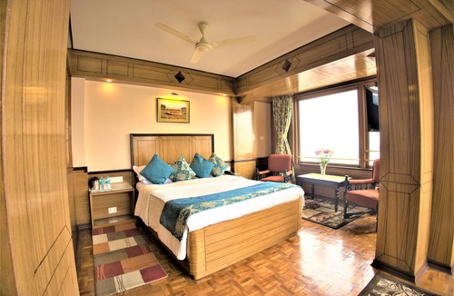 Darjeeling Hotel | Hotel Lunnar