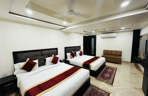 Varanasi Hotel | Hotel M K Grand