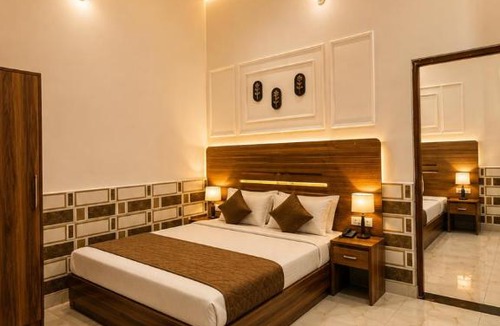 Faizabad Apartment | HOTEL M-N-O-H-R PALACE NEAR RAMMANDIR Ayodhya