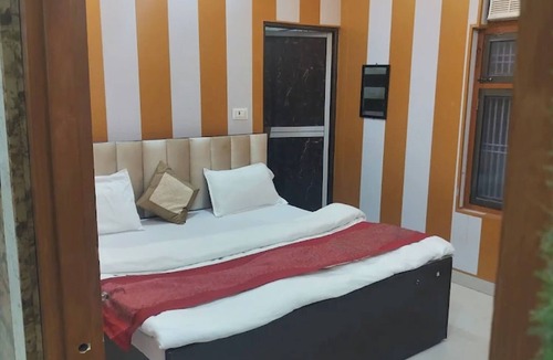 Ayodhya Hotel | Hotel Maa Sharda palace