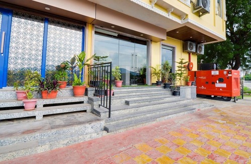 Udaipur Hotel | Hotel Maanvad Garh by Keshav Residency
