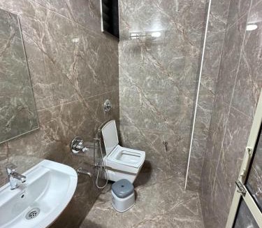 Bhuj Hotel | Hotel Madhav Inn